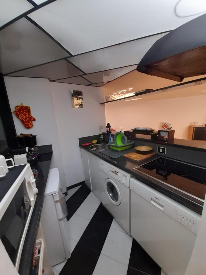 Corte Lambruschini Central Apartment With Free Covered Parking Генуя Экстерьер фото